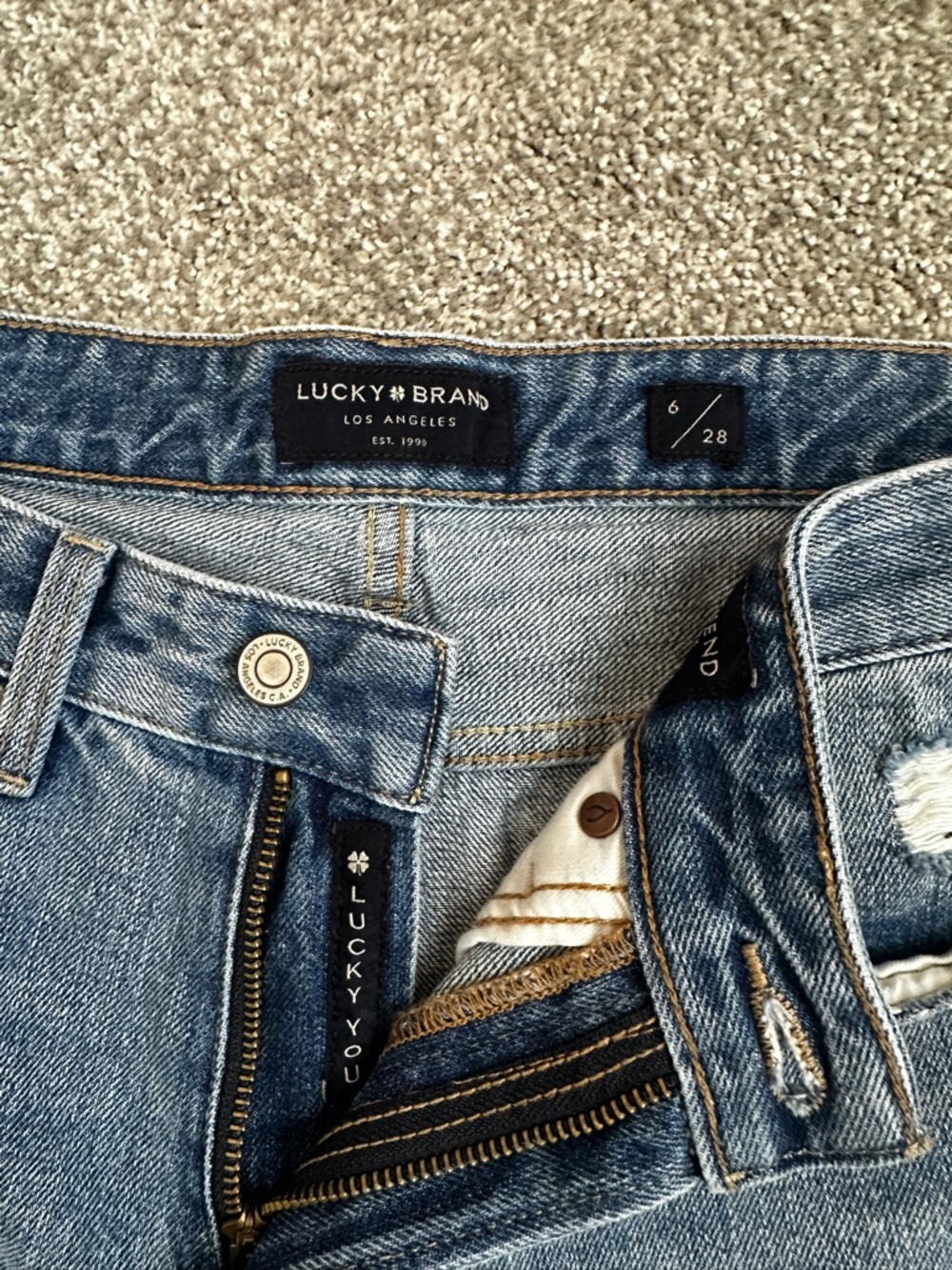 Lucky Brand Denim Boyfriend Shorts | Distressed Raw Hem | Size 6/28 | Mid Rise - Picture 4 of 6